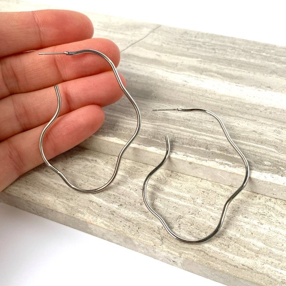 Anthropologie Silver Wavy Hoop Earrings - Picture 3 of 7